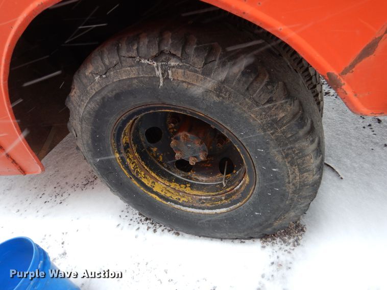 image for item FU9212 1974 International 1700 fuel truck