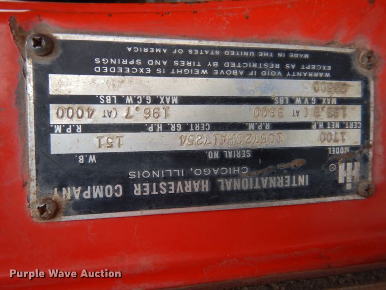 image for item FU9212 1974 International 1700 fuel truck