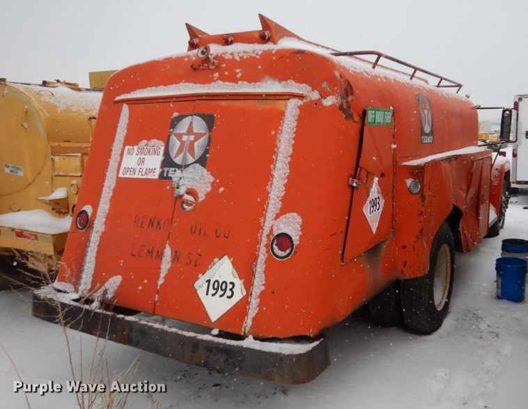 image for item FU9213 1974 International 1600 fuel truck