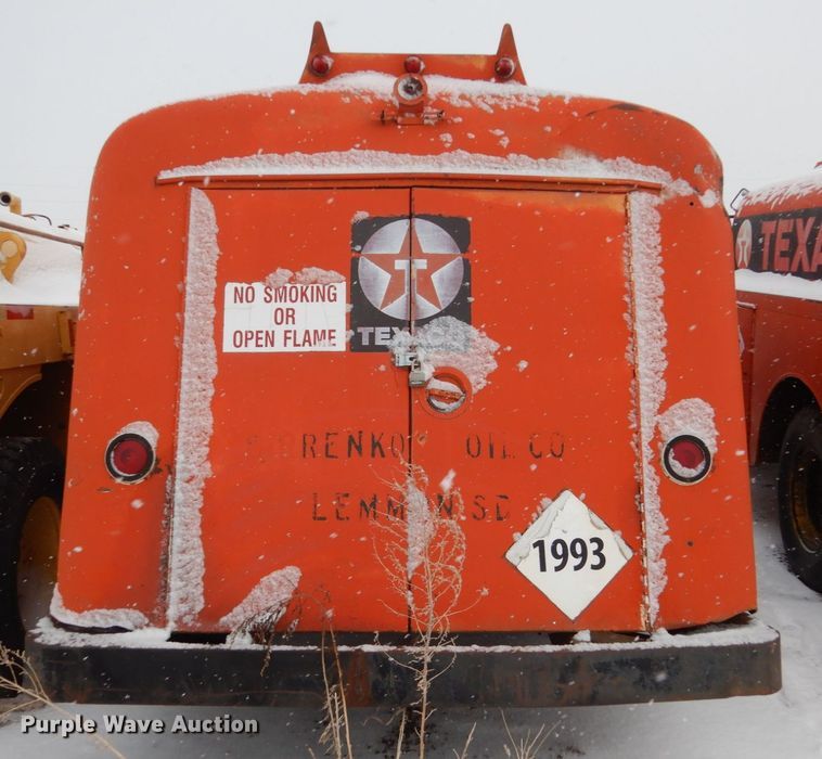 image for item FU9213 1974 International 1600 fuel truck