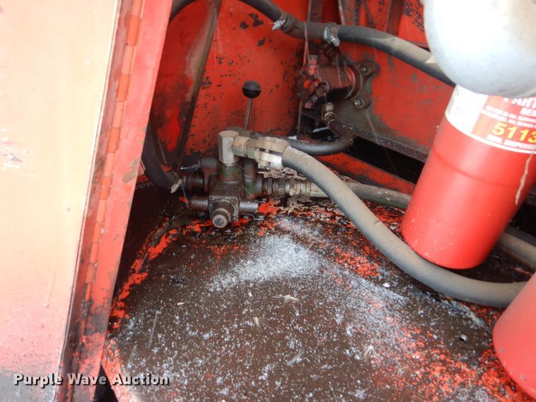 image for item FU9213 1974 International 1600 fuel truck