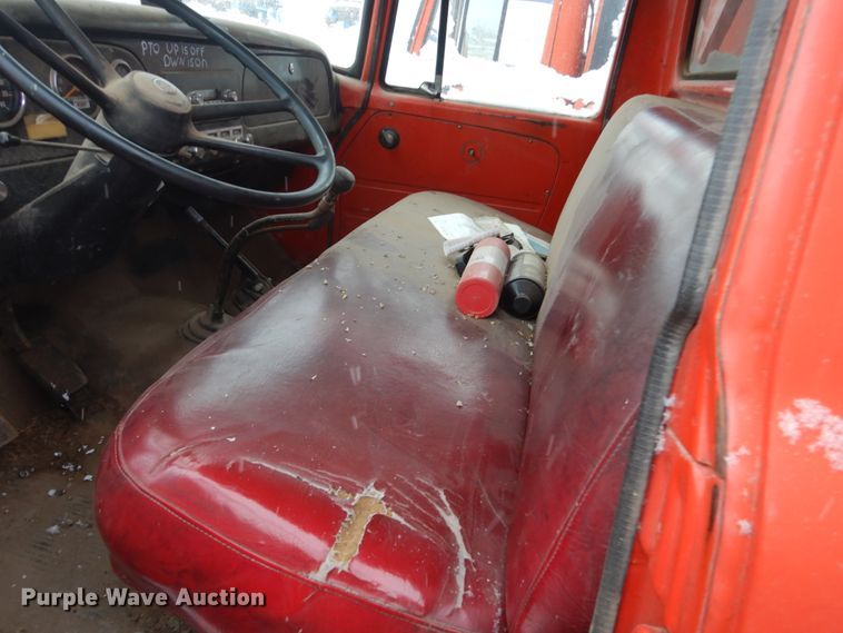 image for item FU9213 1974 International 1600 fuel truck