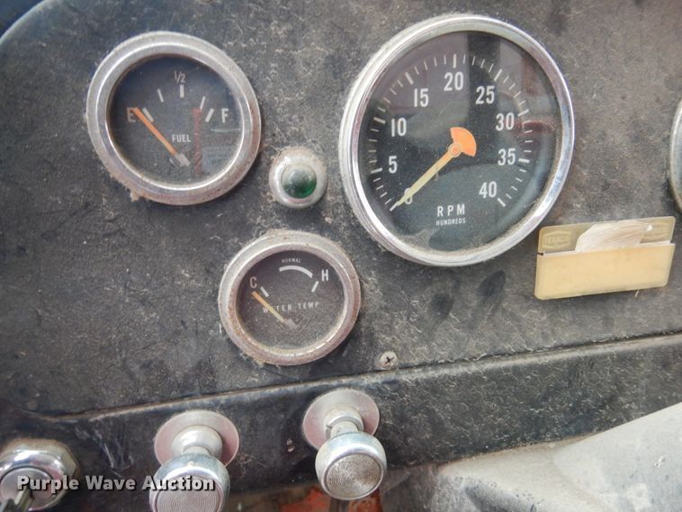 image for item FU9213 1974 International 1600 fuel truck