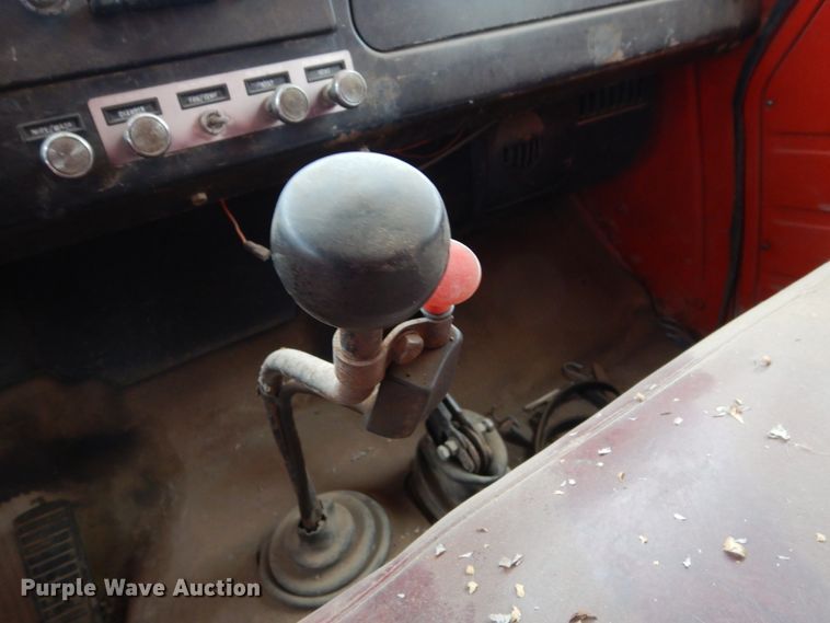 image for item FU9213 1974 International 1600 fuel truck