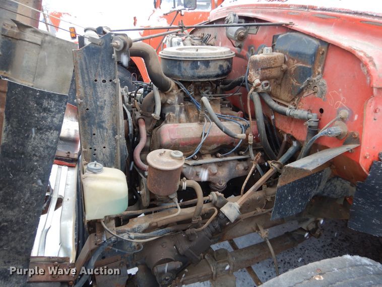 image for item FU9213 1974 International 1600 fuel truck