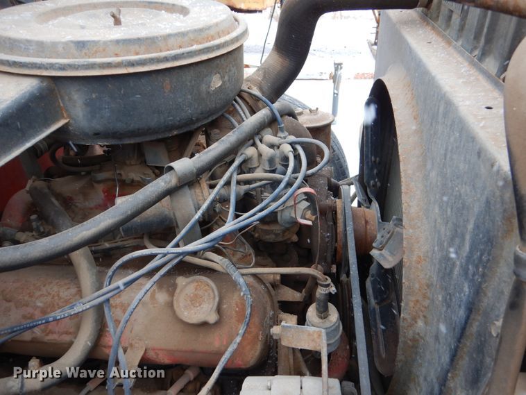 image for item FU9213 1974 International 1600 fuel truck