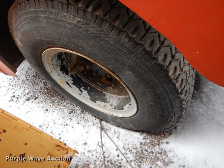 image for item FU9213 1974 International 1600 fuel truck