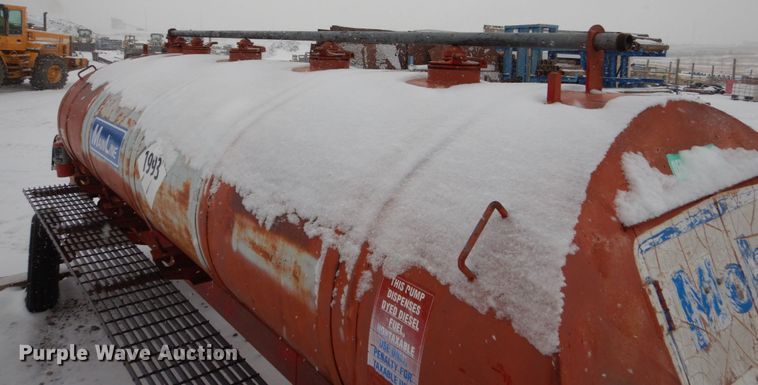 image for item FU9214 Fuel tank trailer