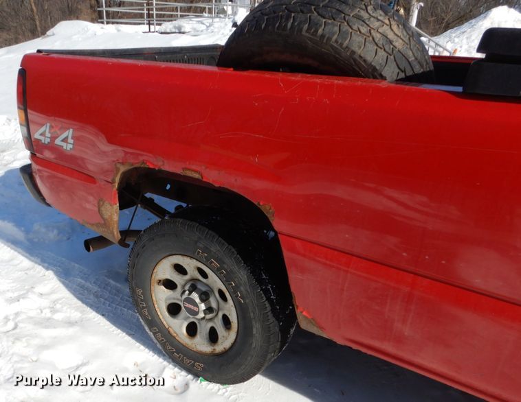image for item FU9222 2006 GMC Sierra 1500 pickup truck