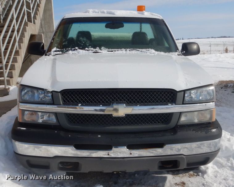 image for item FU9227 2003 Chevrolet Silverado 1500 pickup truck
