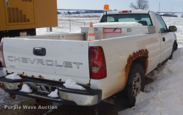 image for item FU9227 2003 Chevrolet Silverado 1500 pickup truck