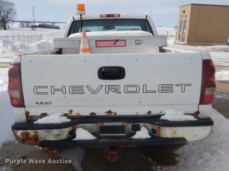 image for item FU9227 2003 Chevrolet Silverado 1500 pickup truck