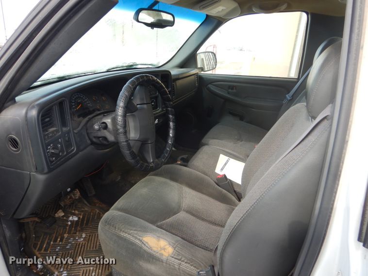 image for item FU9227 2003 Chevrolet Silverado 1500 pickup truck