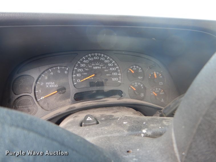 image for item FU9227 2003 Chevrolet Silverado 1500 pickup truck