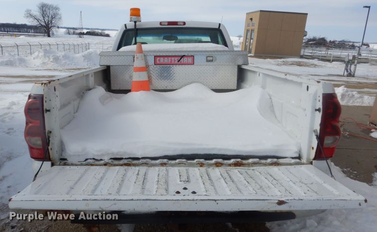 image for item FU9227 2003 Chevrolet Silverado 1500 pickup truck