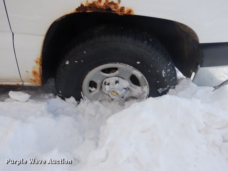 image for item FU9227 2003 Chevrolet Silverado 1500 pickup truck