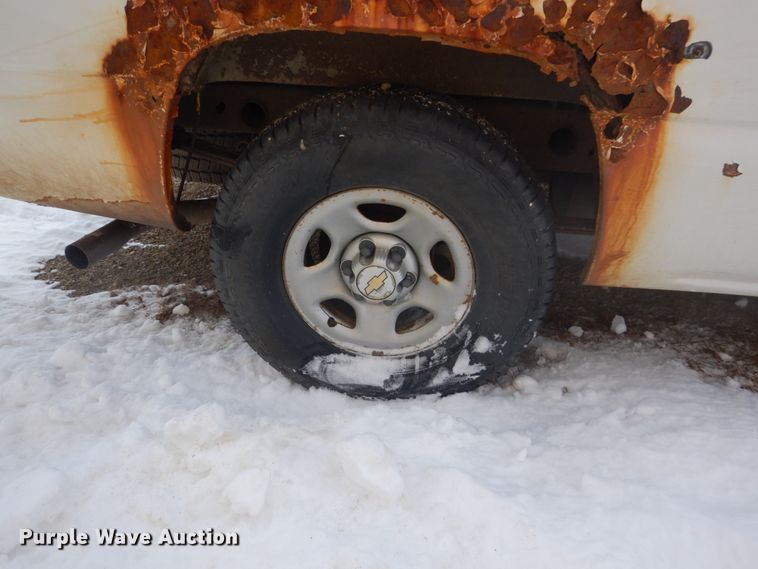 image for item FU9227 2003 Chevrolet Silverado 1500 pickup truck