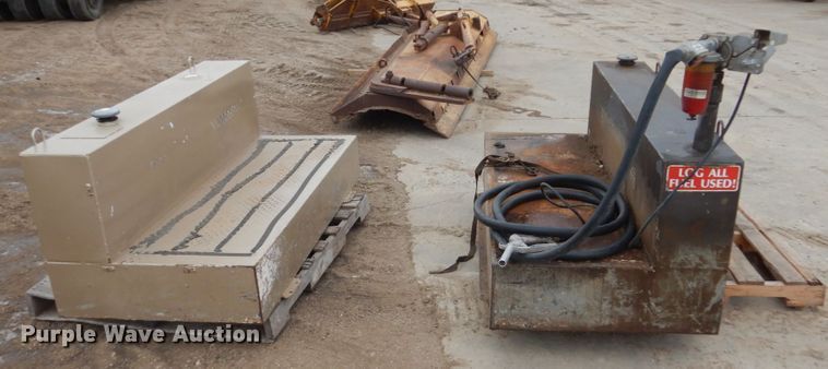 image for item FU9235 (3) auxiliary fuel tanks