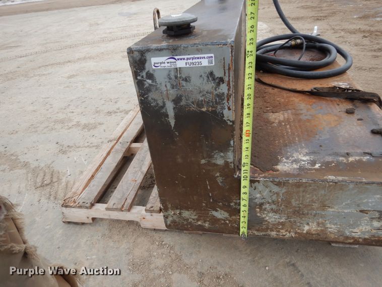 image for item FU9235 (3) auxiliary fuel tanks