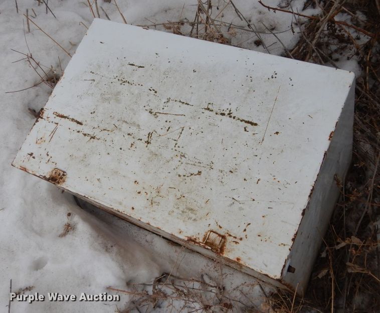 image for item FU9235 (3) auxiliary fuel tanks