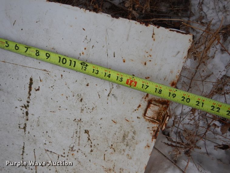 image for item FU9235 (3) auxiliary fuel tanks