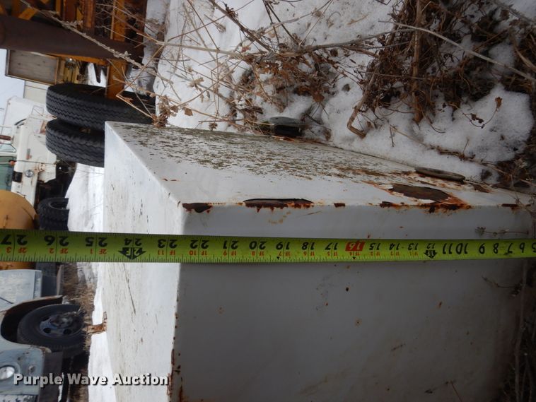 image for item FU9235 (3) auxiliary fuel tanks