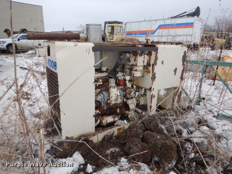 image for item FU9237 (3) Detroit Diesel four cylinder diesel engines