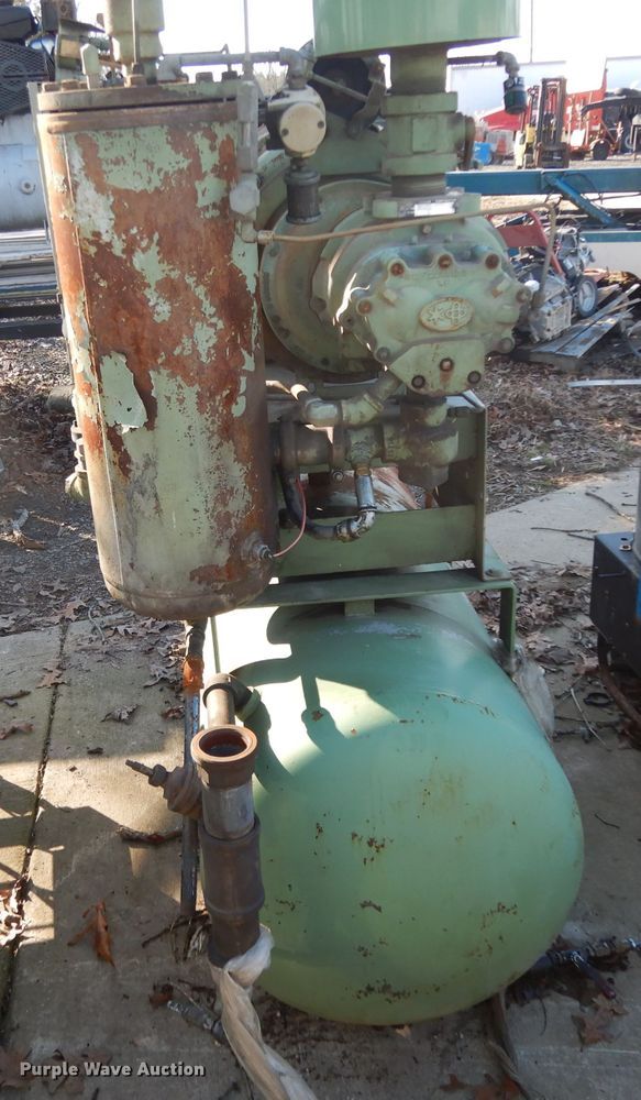 image for item FU9761 Sullair 10B-40AC air compressor