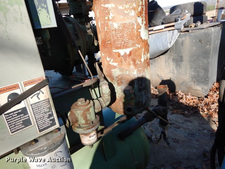 image for item FU9761 Sullair 10B-40AC air compressor