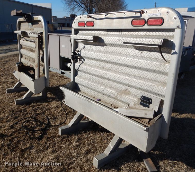 image for item FY9038 (2) aluminum headache racks