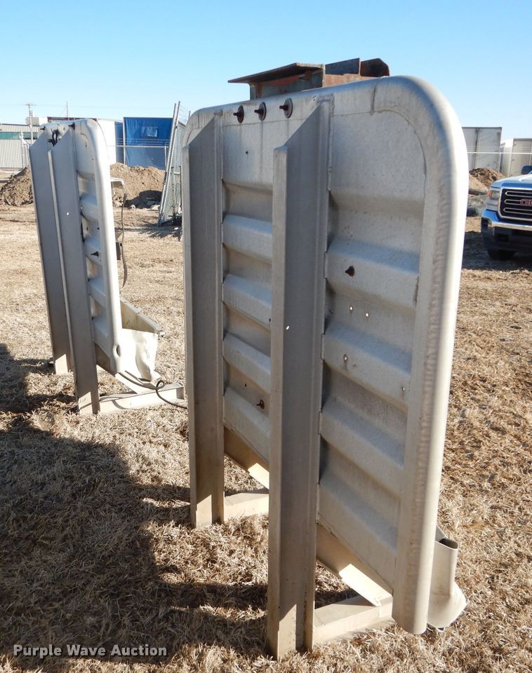 image for item FY9038 (2) aluminum headache racks