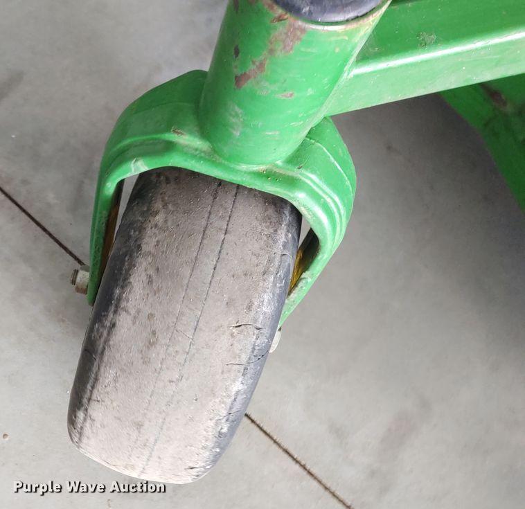 image for item FY9755 John Deere 652R Quik Trak ZTR lawn mower