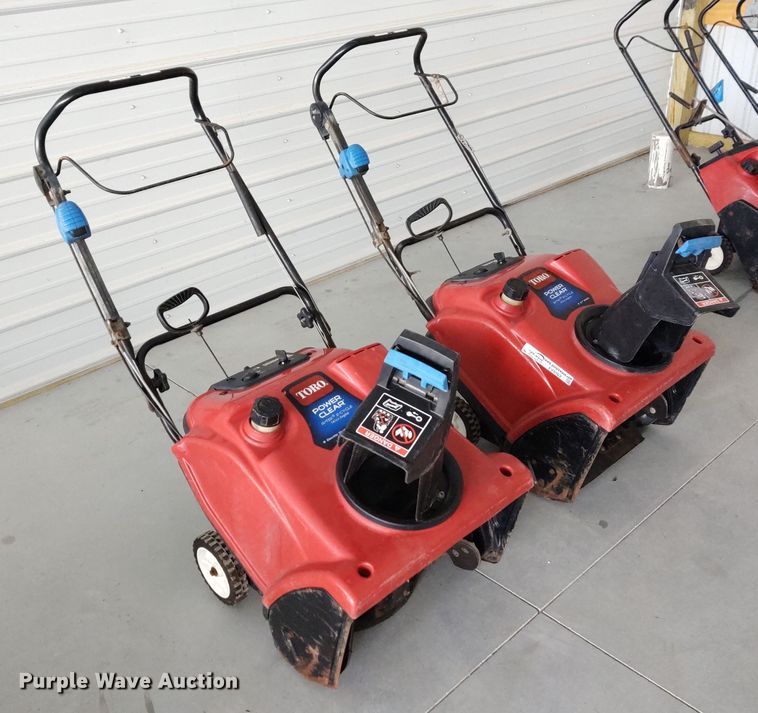 (2) Toro CCR 3650 snow blowers in Andover, KS Item FY9762 sold