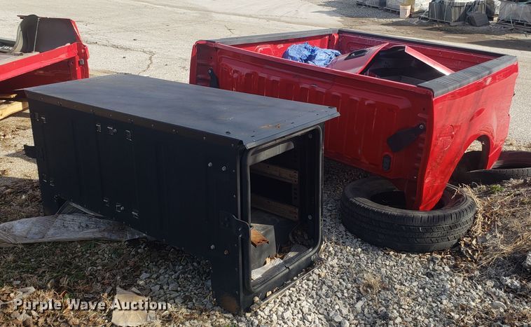 image for item GA9482 Ford F150 propane pickup truck bed