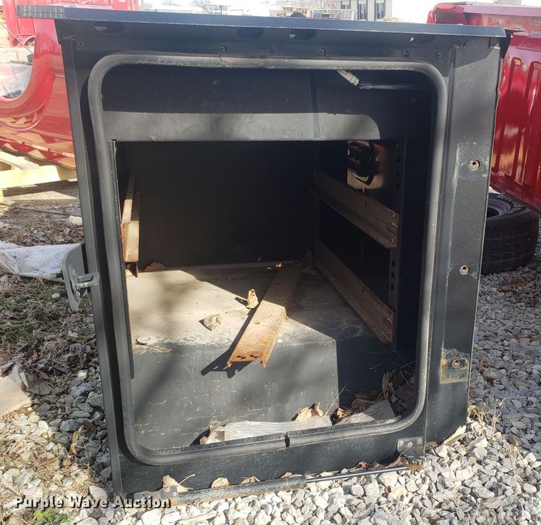 image for item GA9482 Ford F150 propane pickup truck bed