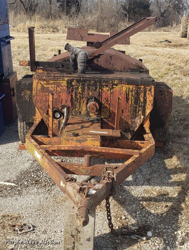 Tar kettle in Grandview, MO Item GA9490 sold Purple Wave