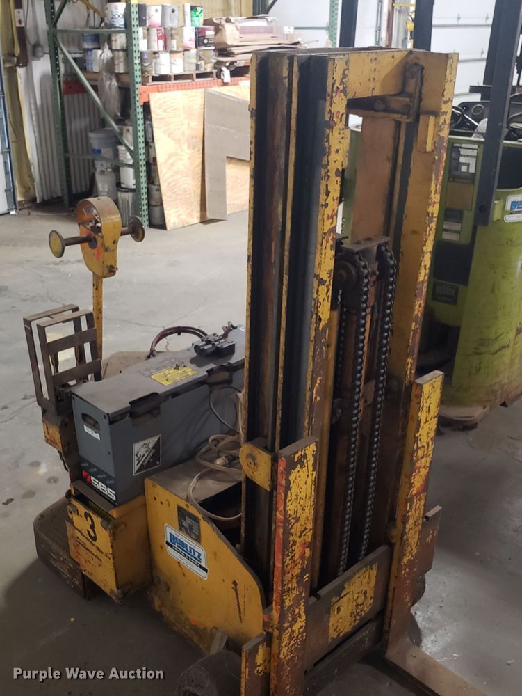 image for item GA9497 Yale CLTB forklift