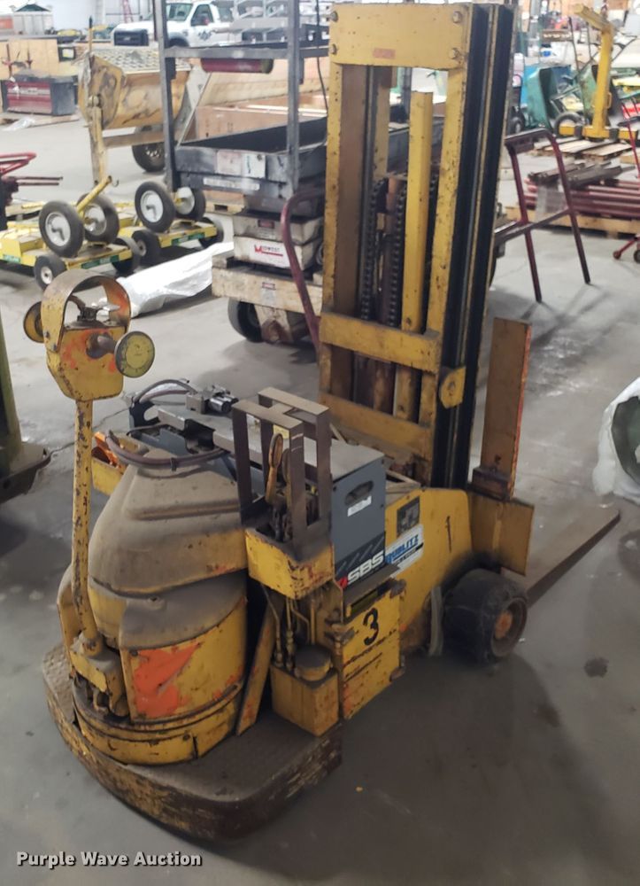 image for item GA9497 Yale CLTB forklift