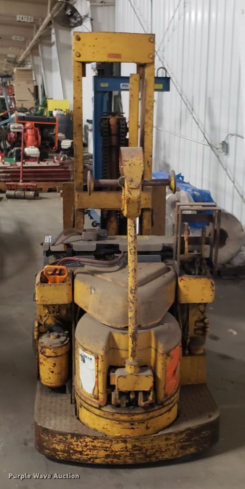 image for item GA9497 Yale CLTB forklift