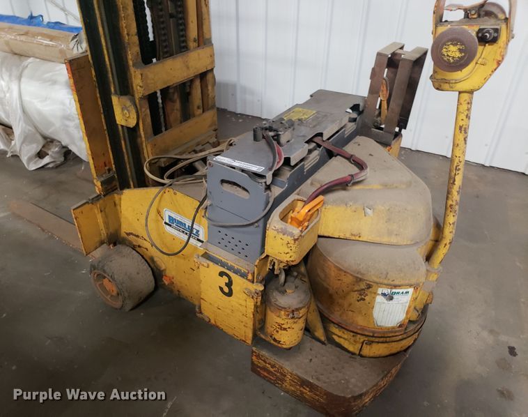 image for item GA9497 Yale CLTB forklift