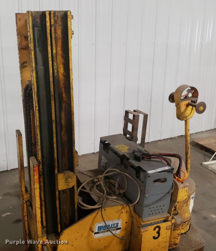 image for item GA9497 Yale CLTB forklift