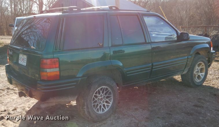 image for item GB9800 1996 Jeep Grand Cherokee SUV