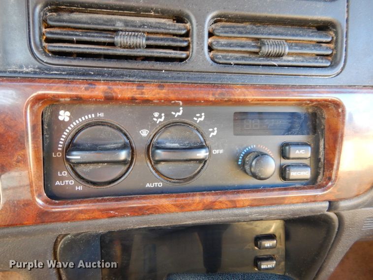 image for item GB9800 1996 Jeep Grand Cherokee SUV