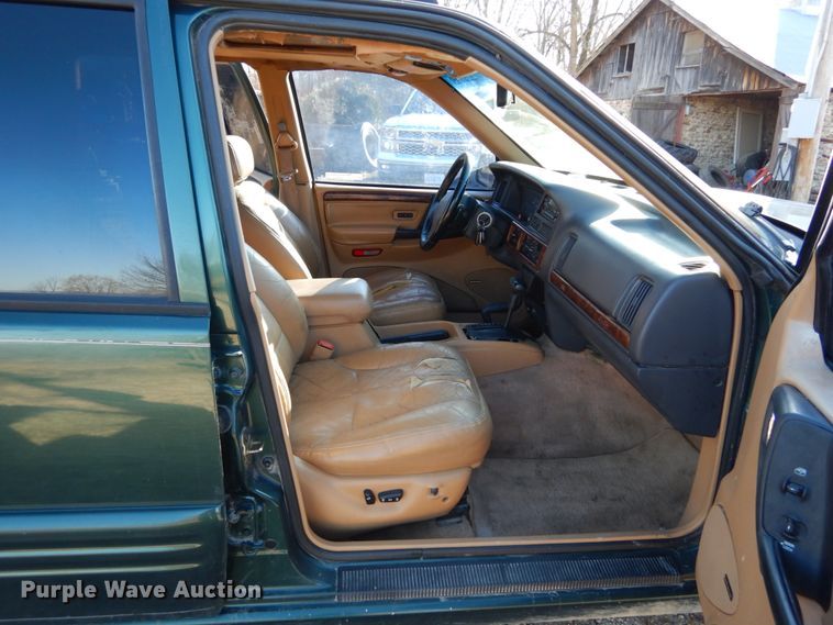 image for item GB9800 1996 Jeep Grand Cherokee SUV