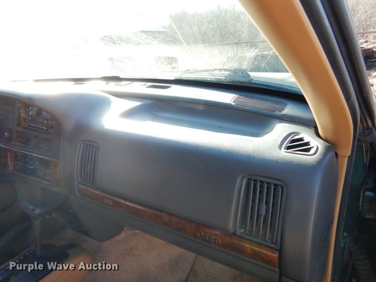 image for item GB9800 1996 Jeep Grand Cherokee SUV