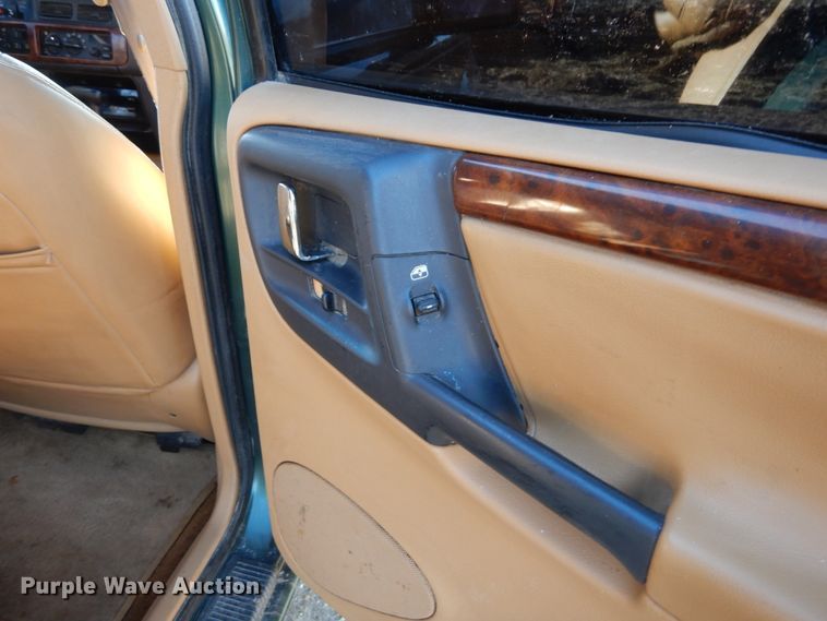 image for item GB9800 1996 Jeep Grand Cherokee SUV