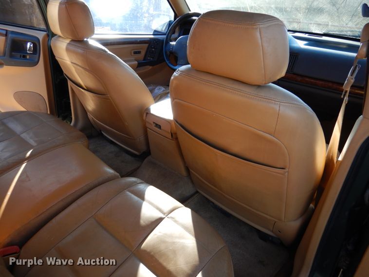 image for item GB9800 1996 Jeep Grand Cherokee SUV