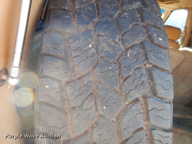 image for item GB9800 1996 Jeep Grand Cherokee SUV