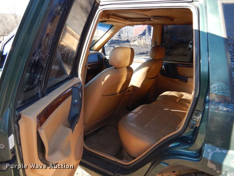 image for item GB9800 1996 Jeep Grand Cherokee SUV