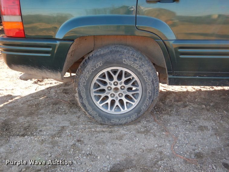 image for item GB9800 1996 Jeep Grand Cherokee SUV